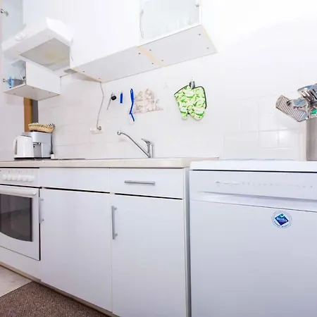Two-bedroom In Okrug Gornji V *